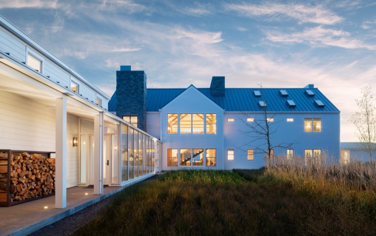 Architectural exterior photography with true color and straight lines