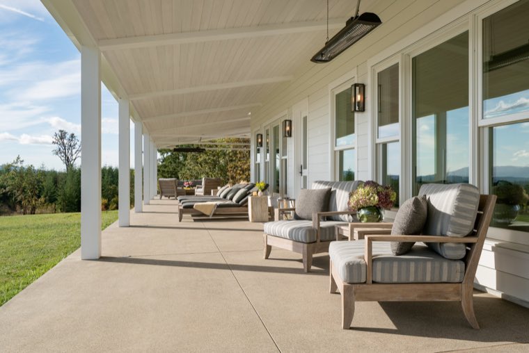 HDR interior photography with corrected vertical lines