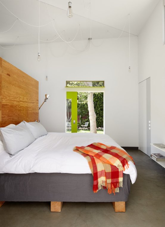 Wide angle interior real estate photo with balanced window exposure
