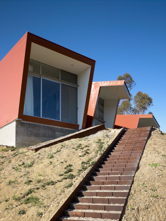 Architectural exterior photography with true color and straight lines