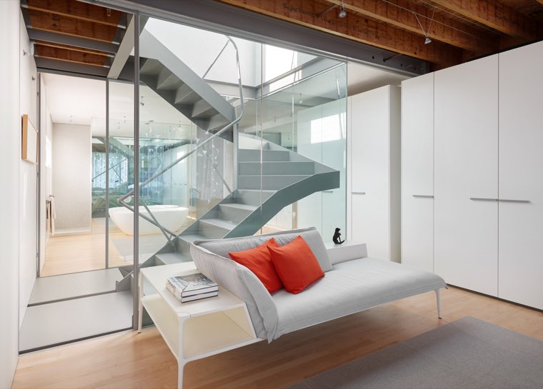HDR interior photography with corrected vertical lines