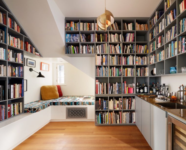 Wide angle interior real estate photo with balanced window exposure