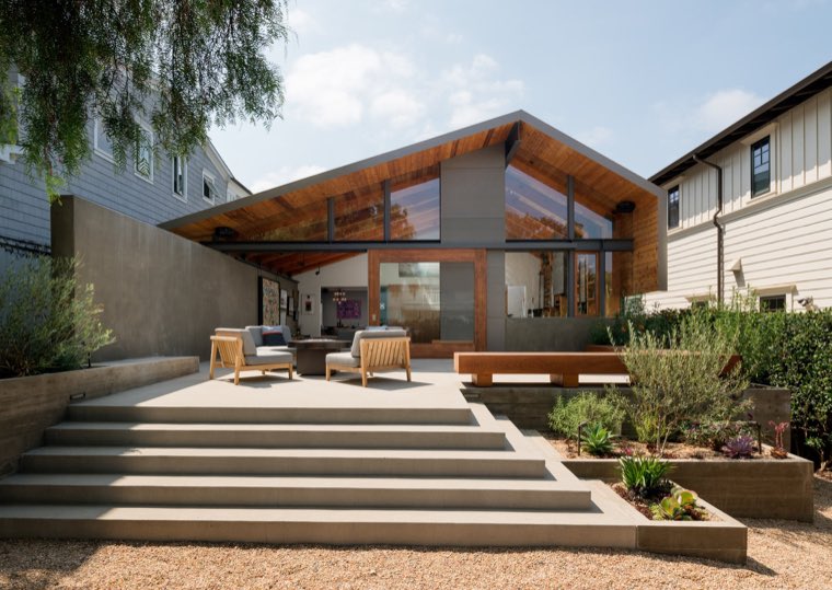HDR interior photography with corrected vertical lines